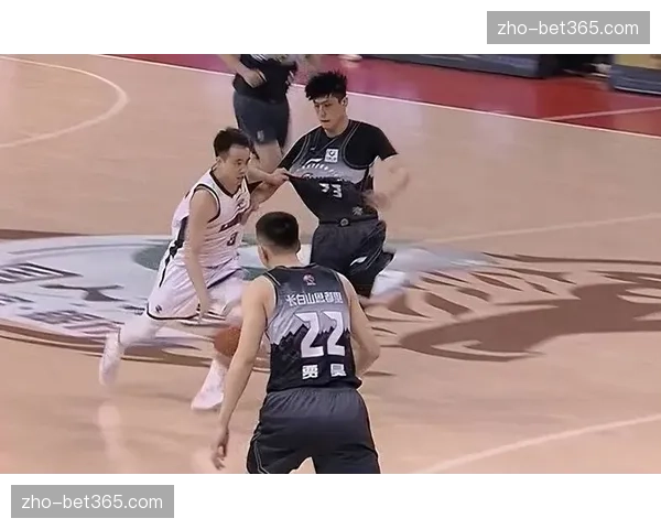 辽宁后场集体失准陷进攻困境 赵继伟14中1投射低迷暴露体系短板